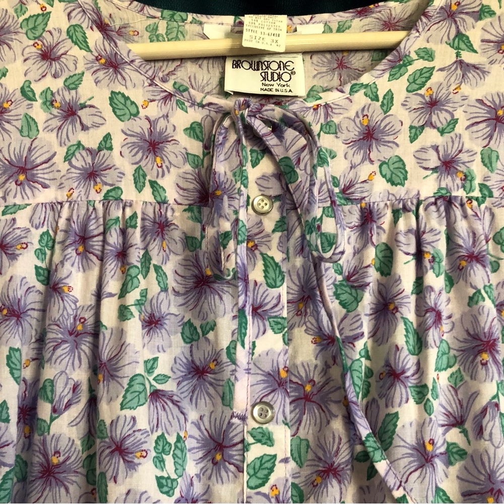 Made in USA❤️ Housecoat buttons down front. Perfect for post surgery or nursing.